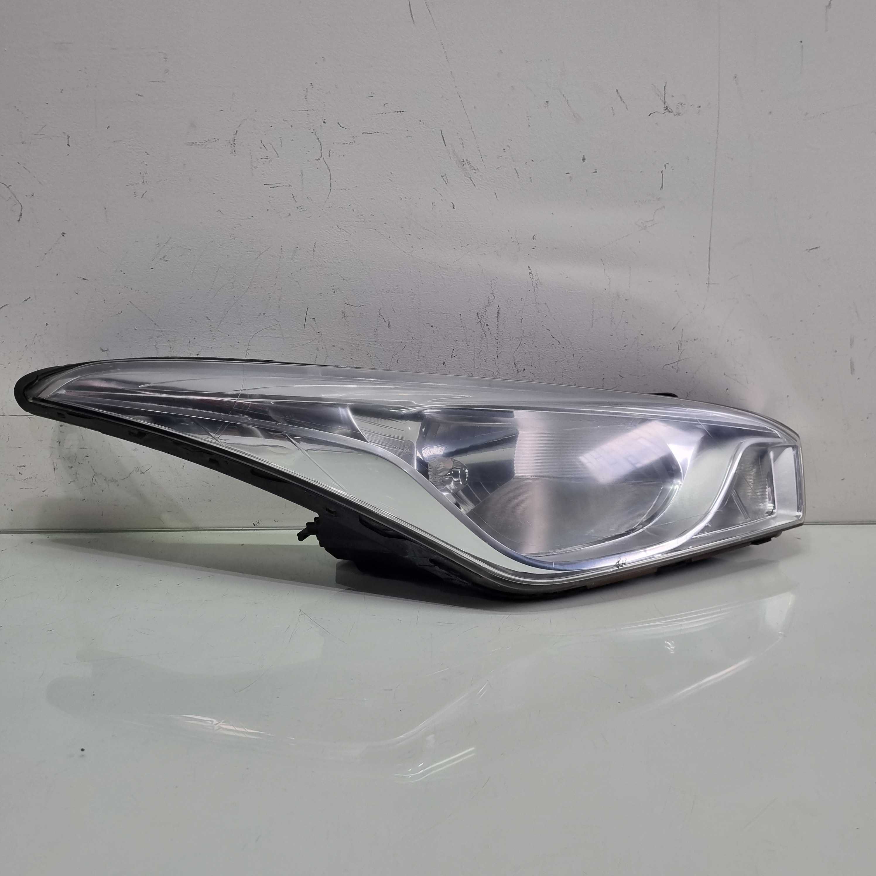 Farol lado direito Hyundai Hb20 2013/2018 3
