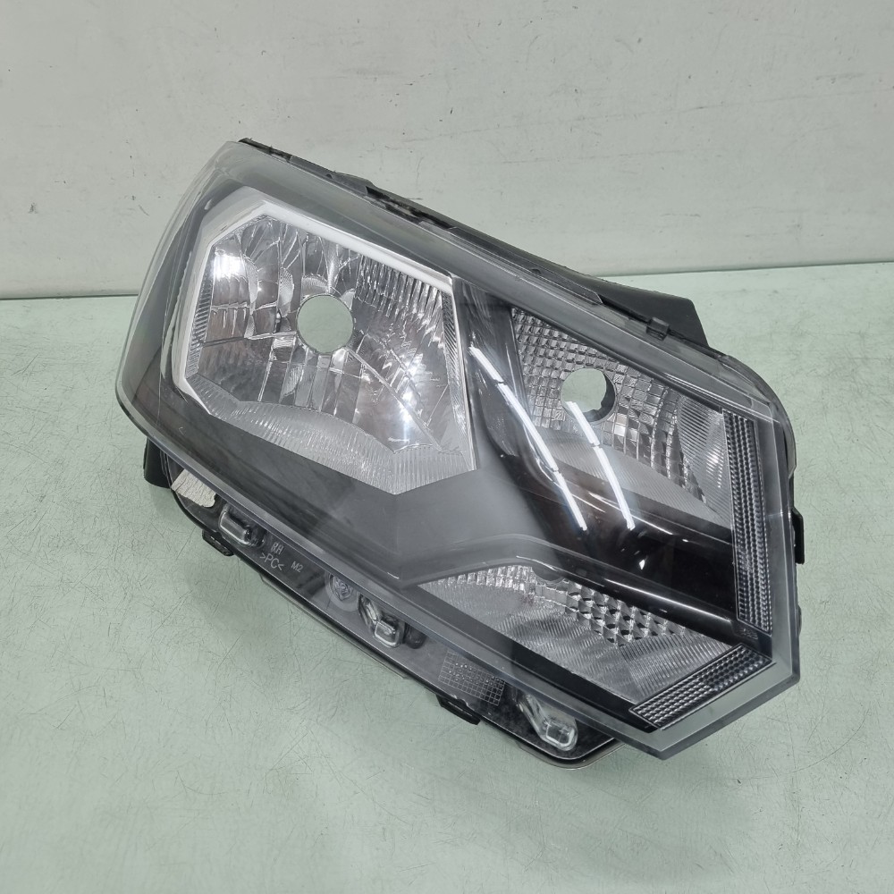 Farol Lado Direito Volkswagen Saveiro Robust 2017/2022 Usado 2