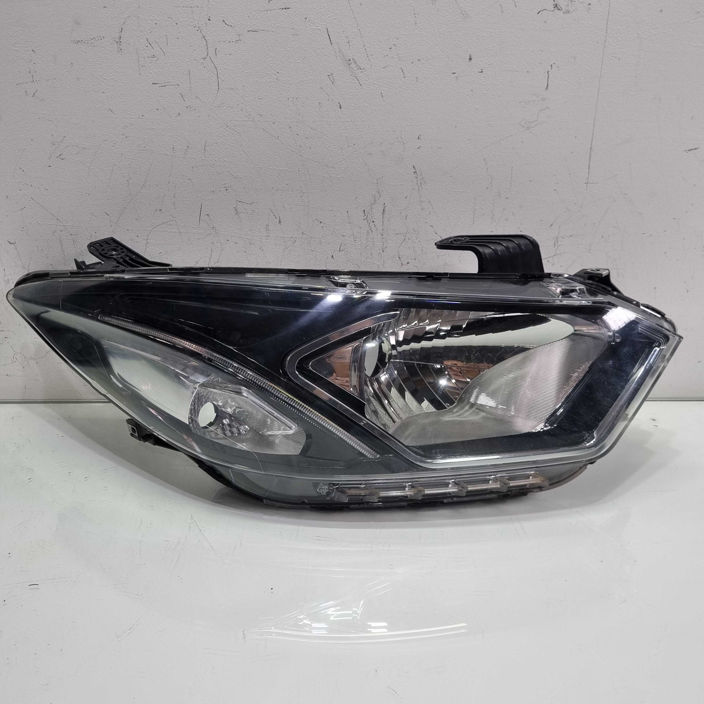 Farol lado direito com led onix 2017/2019 2
