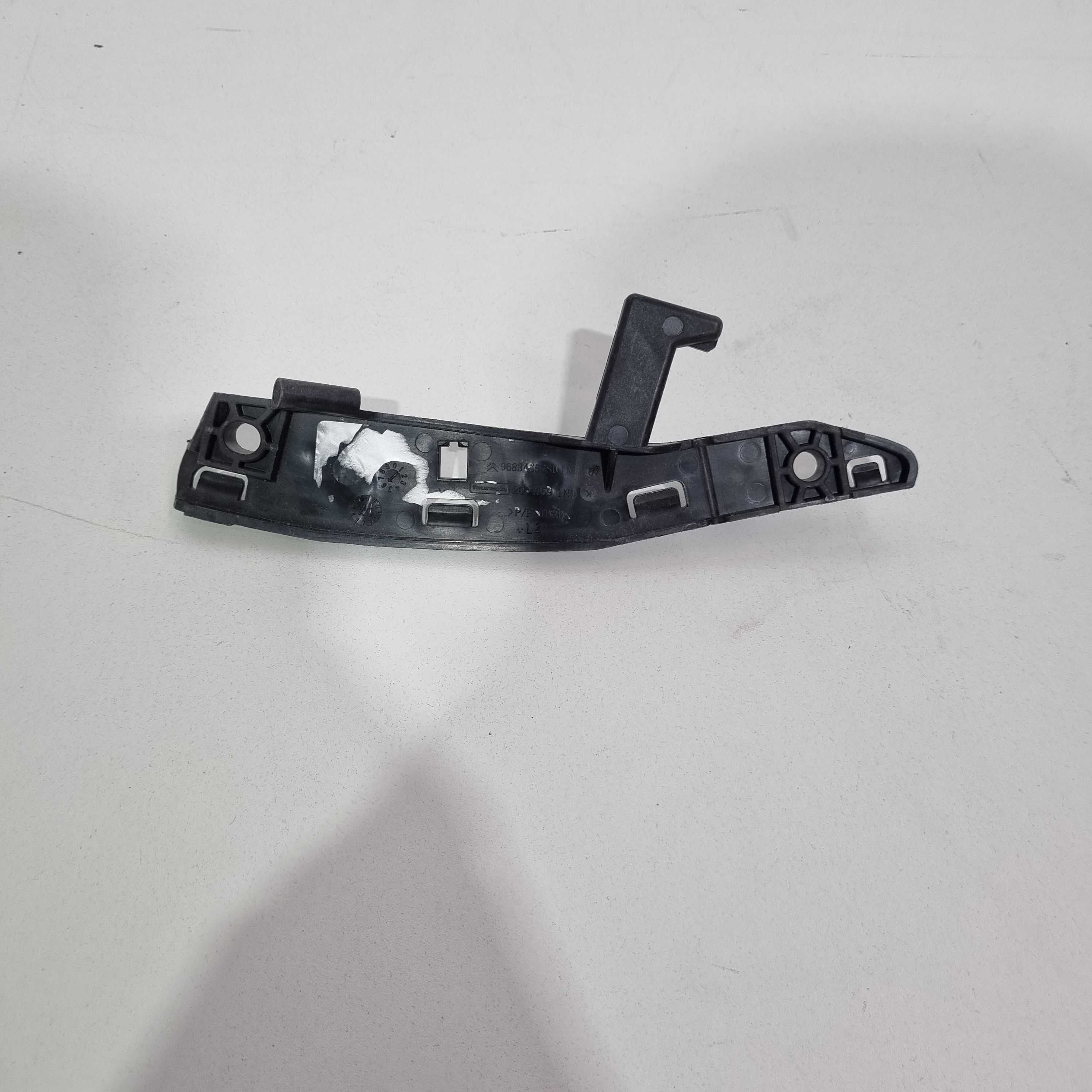 Guia Esquerda Parachoque Dianteiro Citroen C3 2013/2019 1
