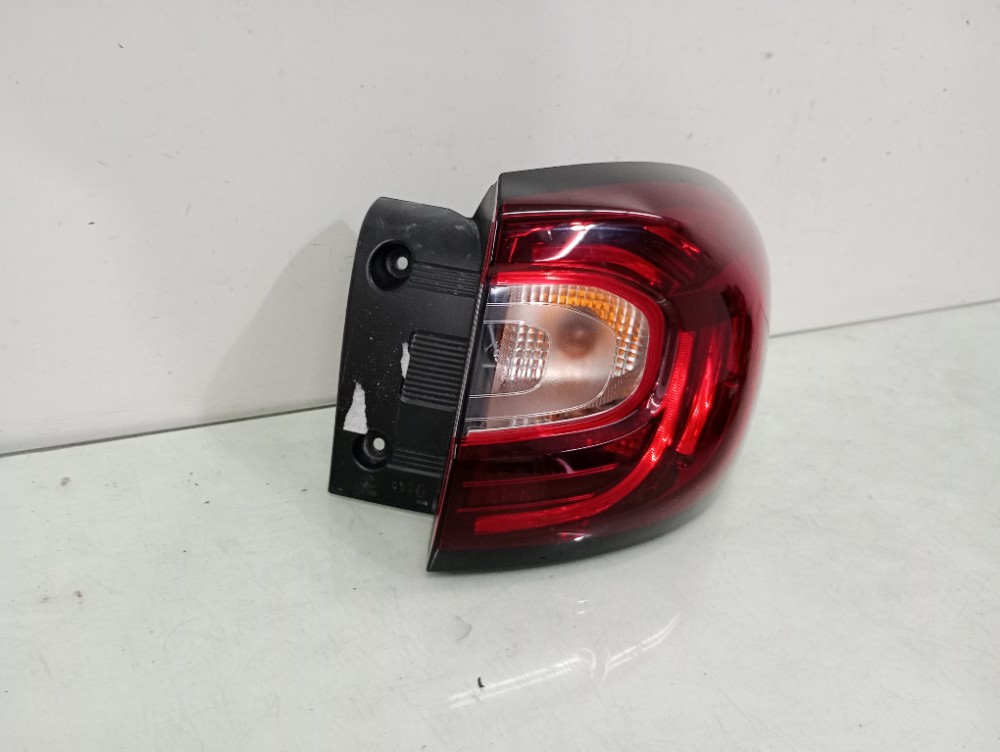 Lanterna Direita Renault Captur 2017/2020 Original Seminovo Direito/passageiro Vermelho 2