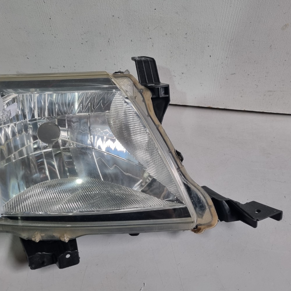 Farol Do Lado Direito Toyota Hilux Modelos 2012/2015 Direito/passageiro 3