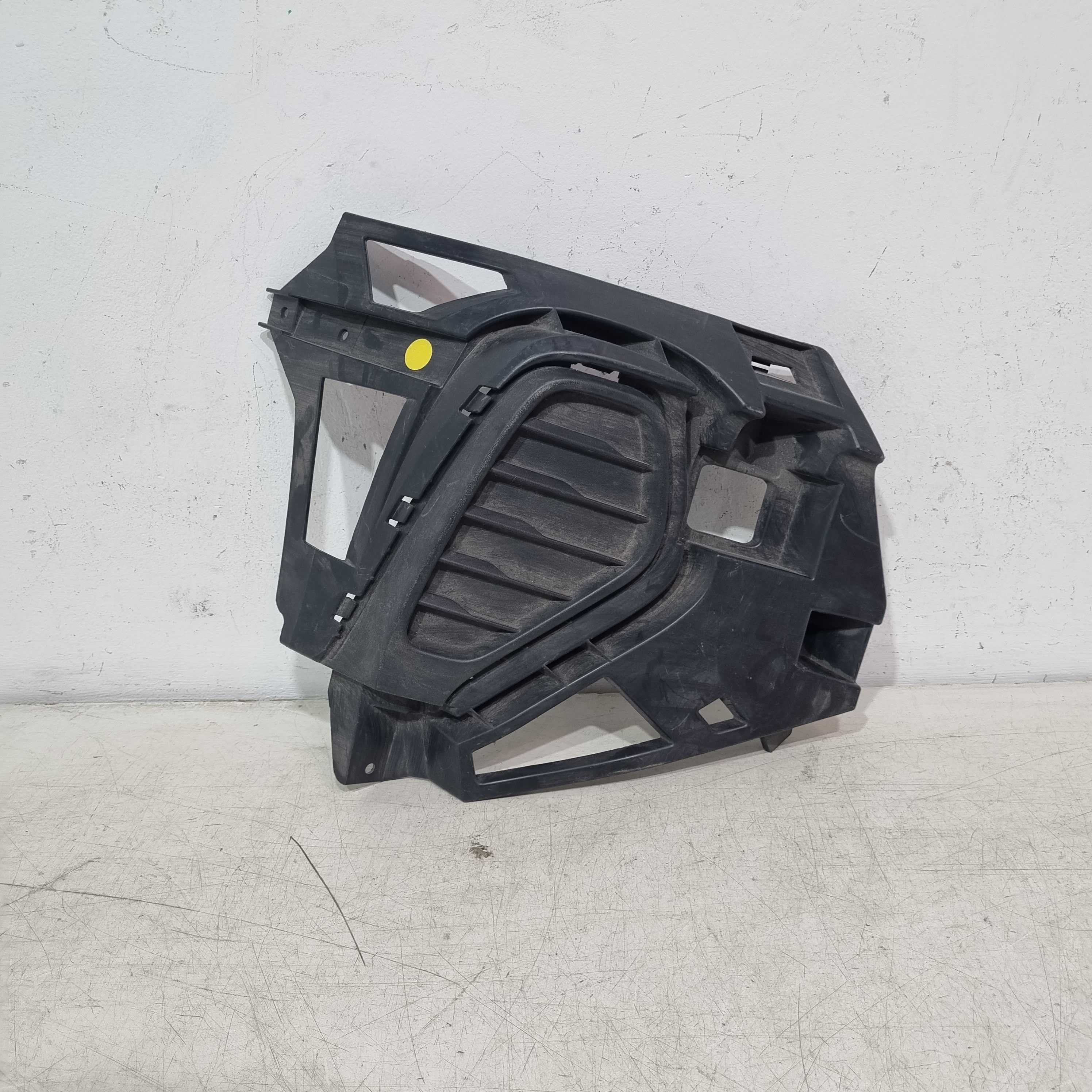 Moldura Farol De Milha Direito Volkswagen Nivus 2020/2021 Direito 1