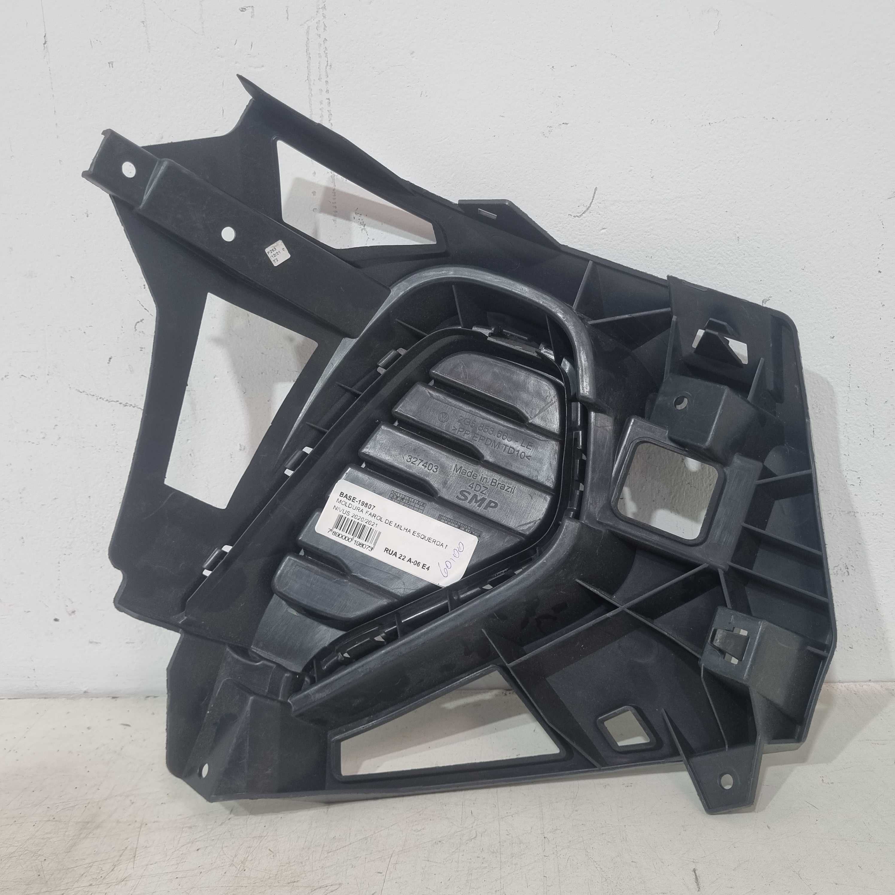 Moldura Farol De Milha Esquerdo Volkswagen Nivus 2020/2021 Preto Esquerdo 2