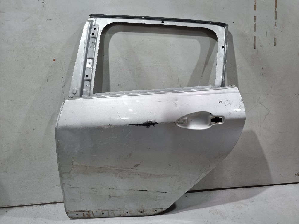 Porta traseira esquerda Peugeot 2008 2016/2022 1
