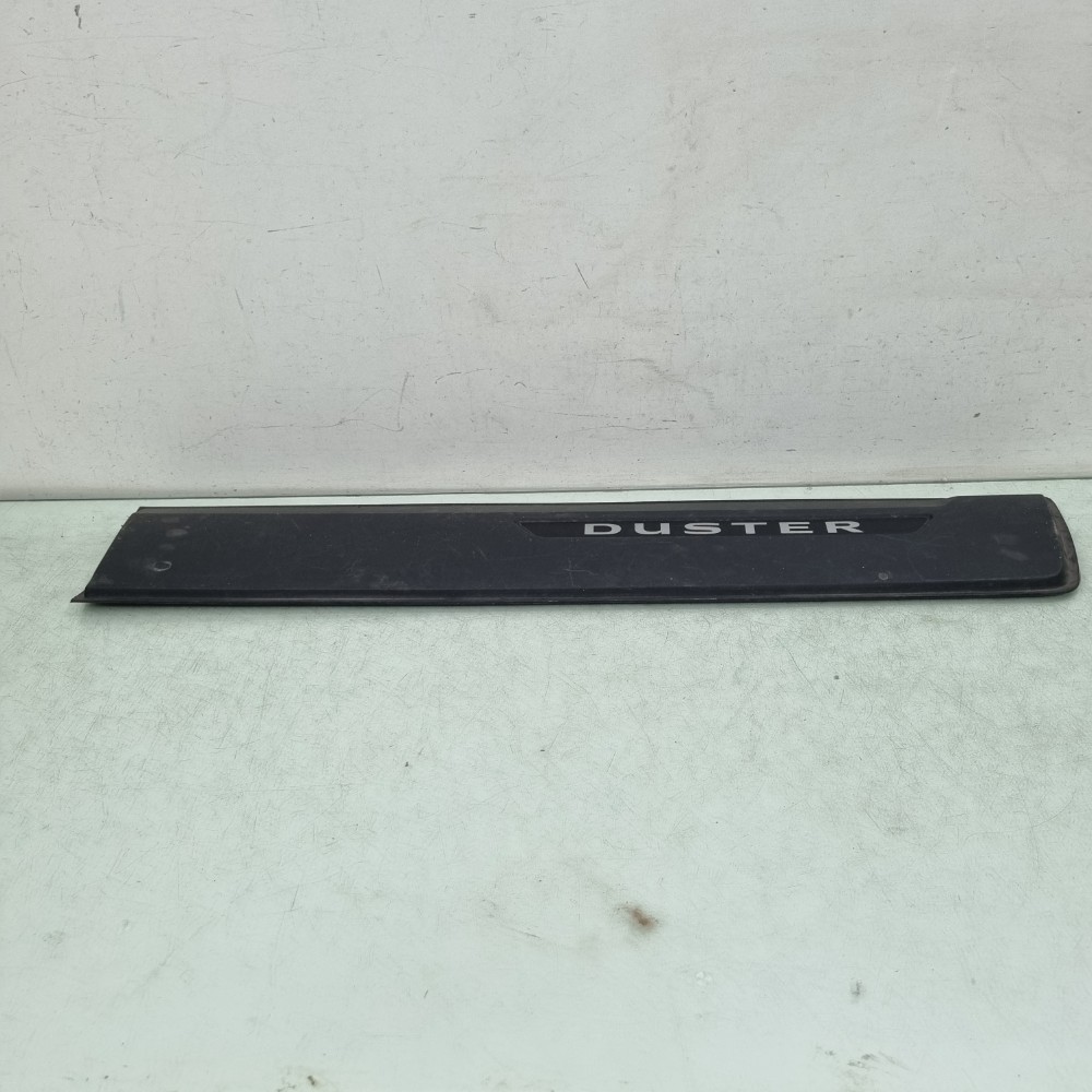 Friso Porta Dianteira Lado Direito Renault Duster 2020/2023 1