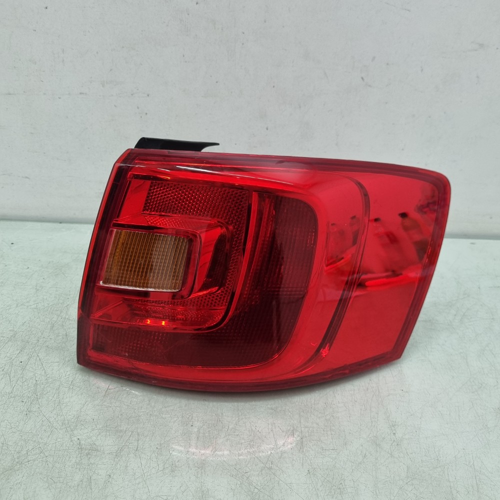 Lanterna Do Lado Direito Volkswagen Jetta Modelos 2012/2016 Direito/passageiro 1