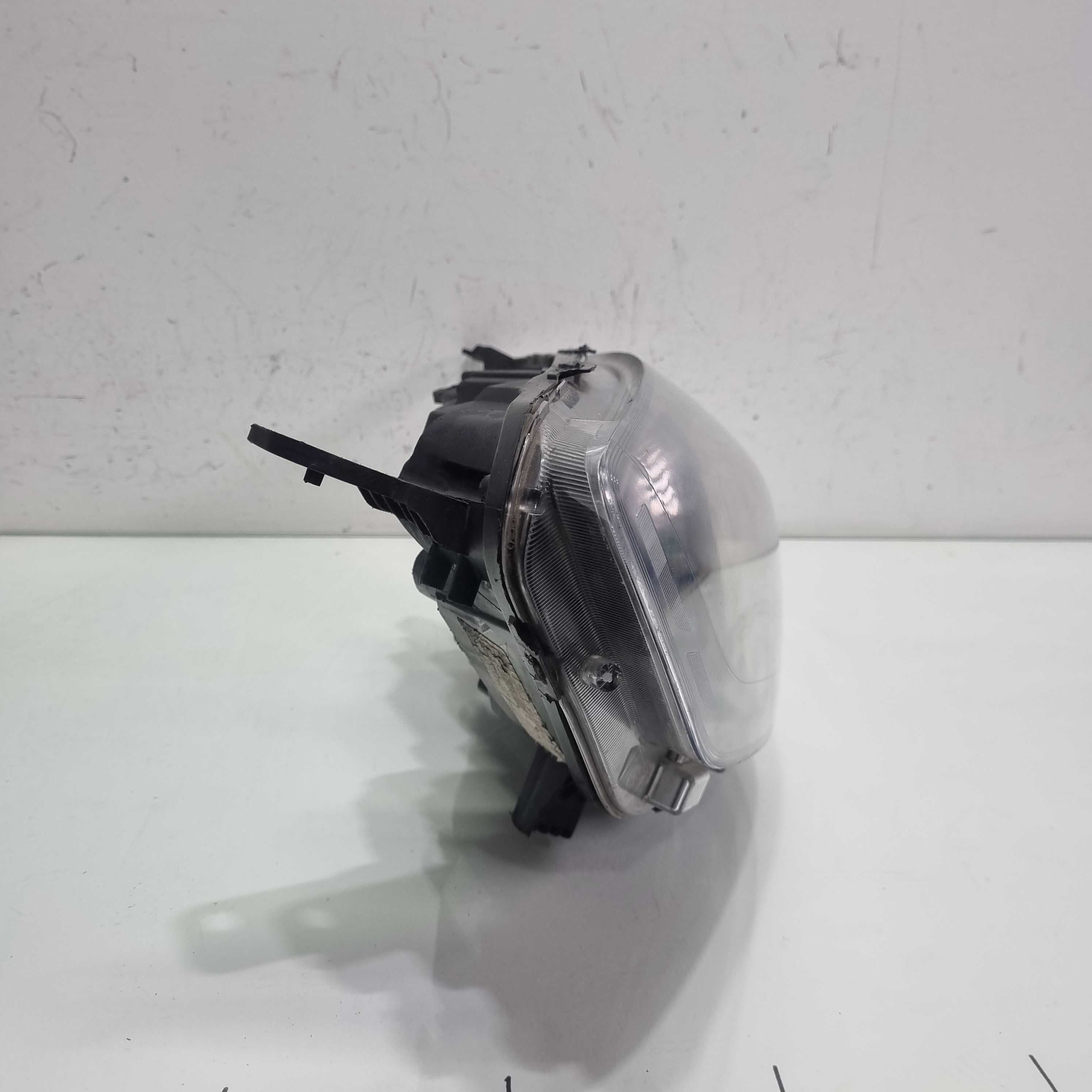 Farol lado esquerdo Ford Ka mascara negra 2018/2022 1