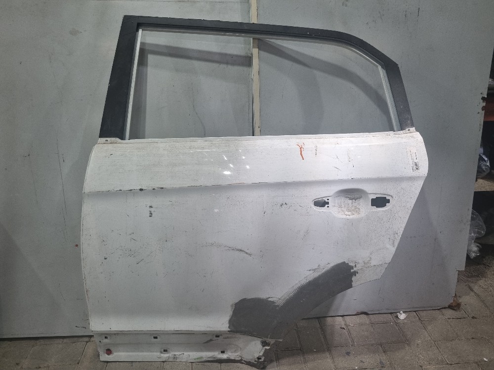 Porta traseira esquerda Hyundai Creta 2017/2022 recuperada 1