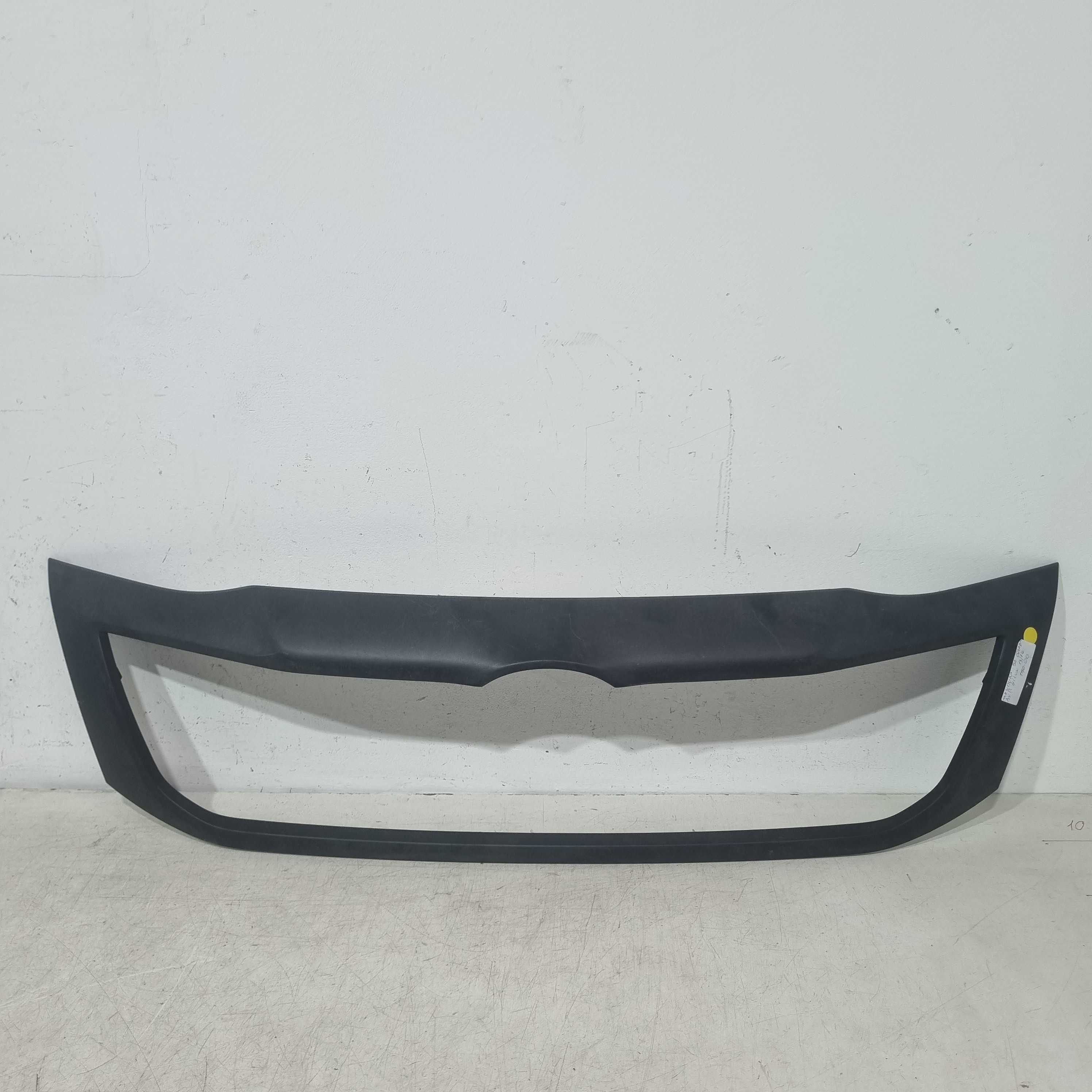 Moldura Da Grade Superior Hilux 2013/2016 1