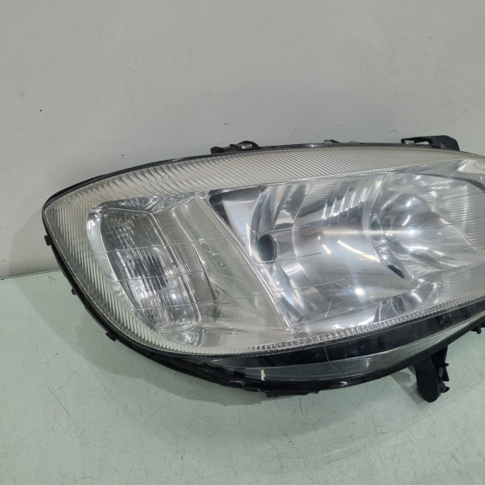 Farol Do Lado Direito Chevrolet Zafira Modelos 2001/2012 Direito/passageiro 5
