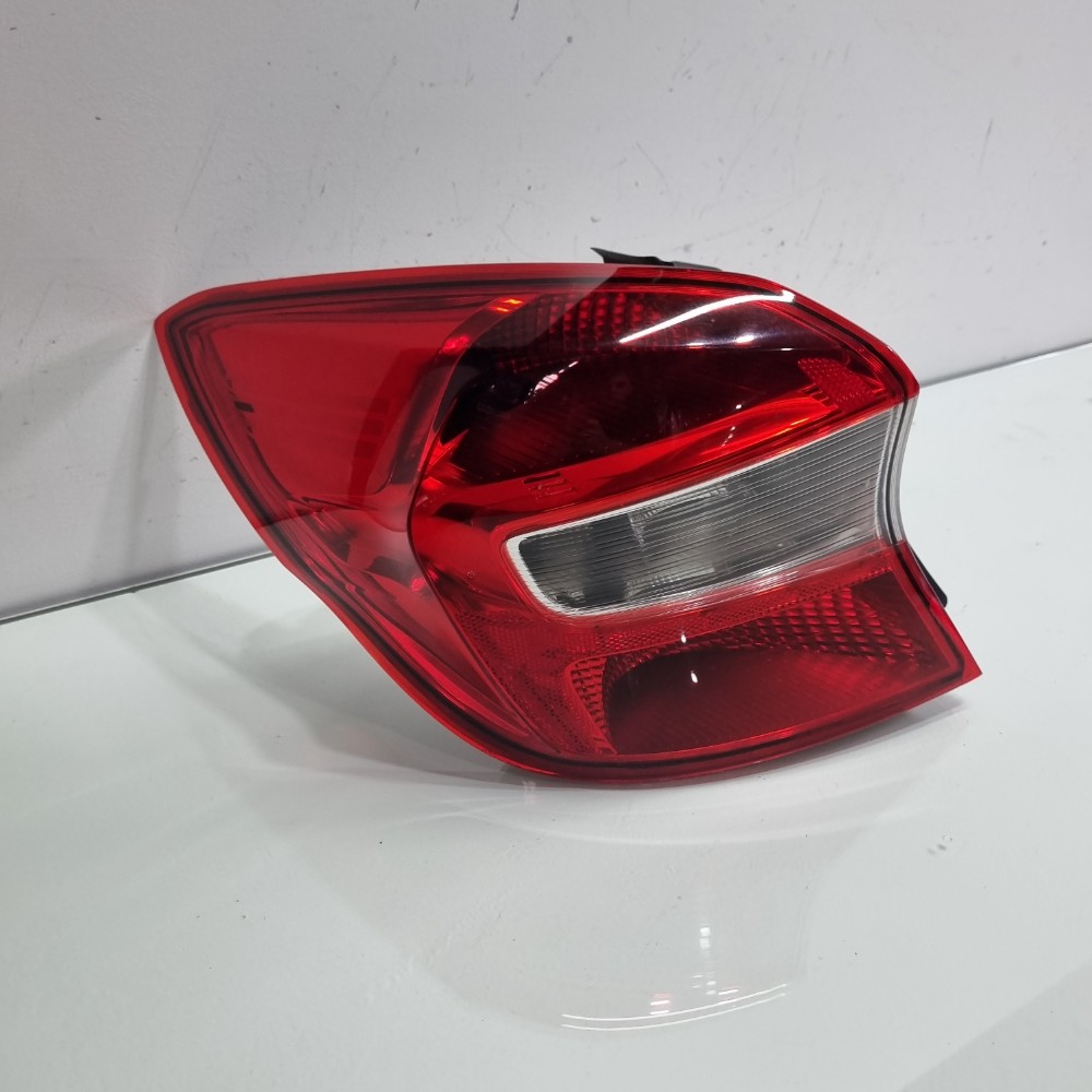 Lanterna Do Lado Esquerdo Ford Ka Hatch Modelos 2015/2018 Esquerdo/motorista 2