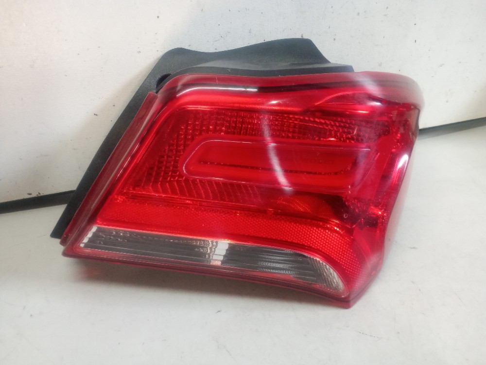 Lanterna Direita Chevrolet Onix 2017/2019 Original E Usado. Direito/passageiro 2