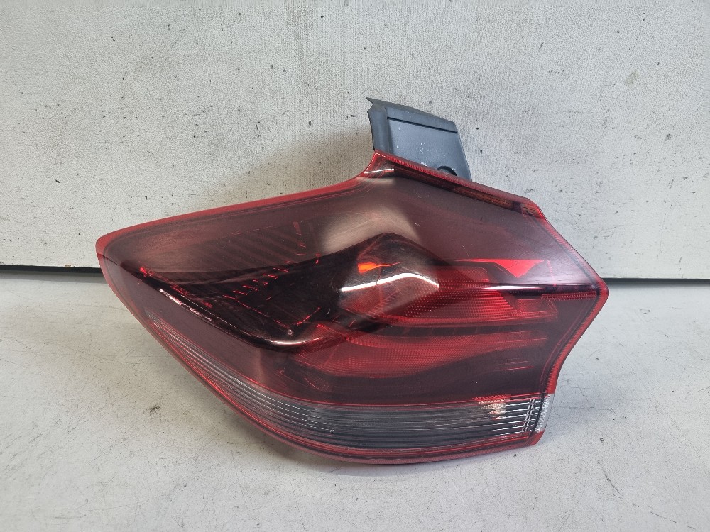 Lanterna Esq. Sem Led Chevrolet Tracker 2020/2024 Recuperado