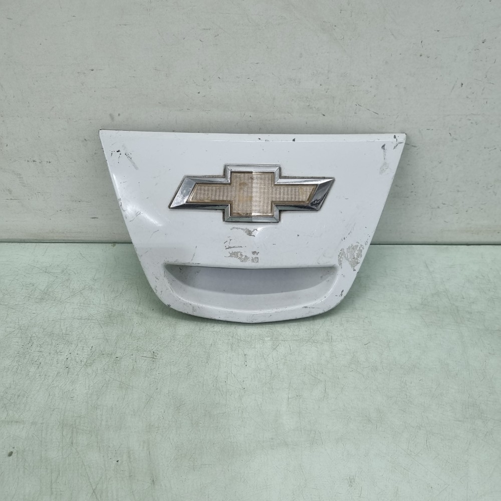 Moldura Tampa Traseira Chevrolet Spin 2013/2016 1