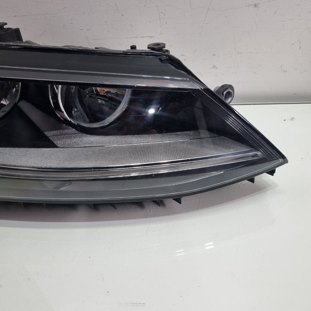 Farol Com Led Do Lado Direito Volkswagen Jetta 2015/2018 Direito/passageiro 5