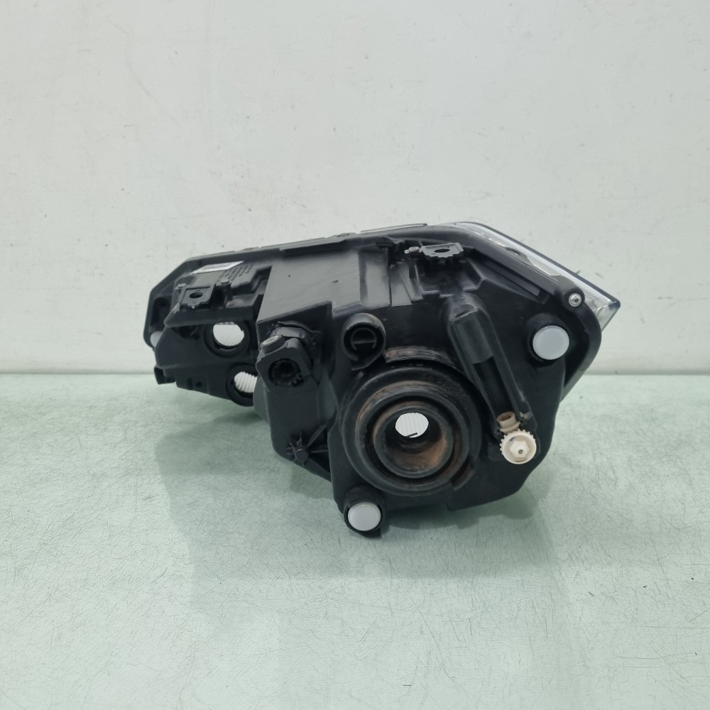 Farol Direito Volkswagen  Polo Track 2023 / 2025 Recuperado. 4