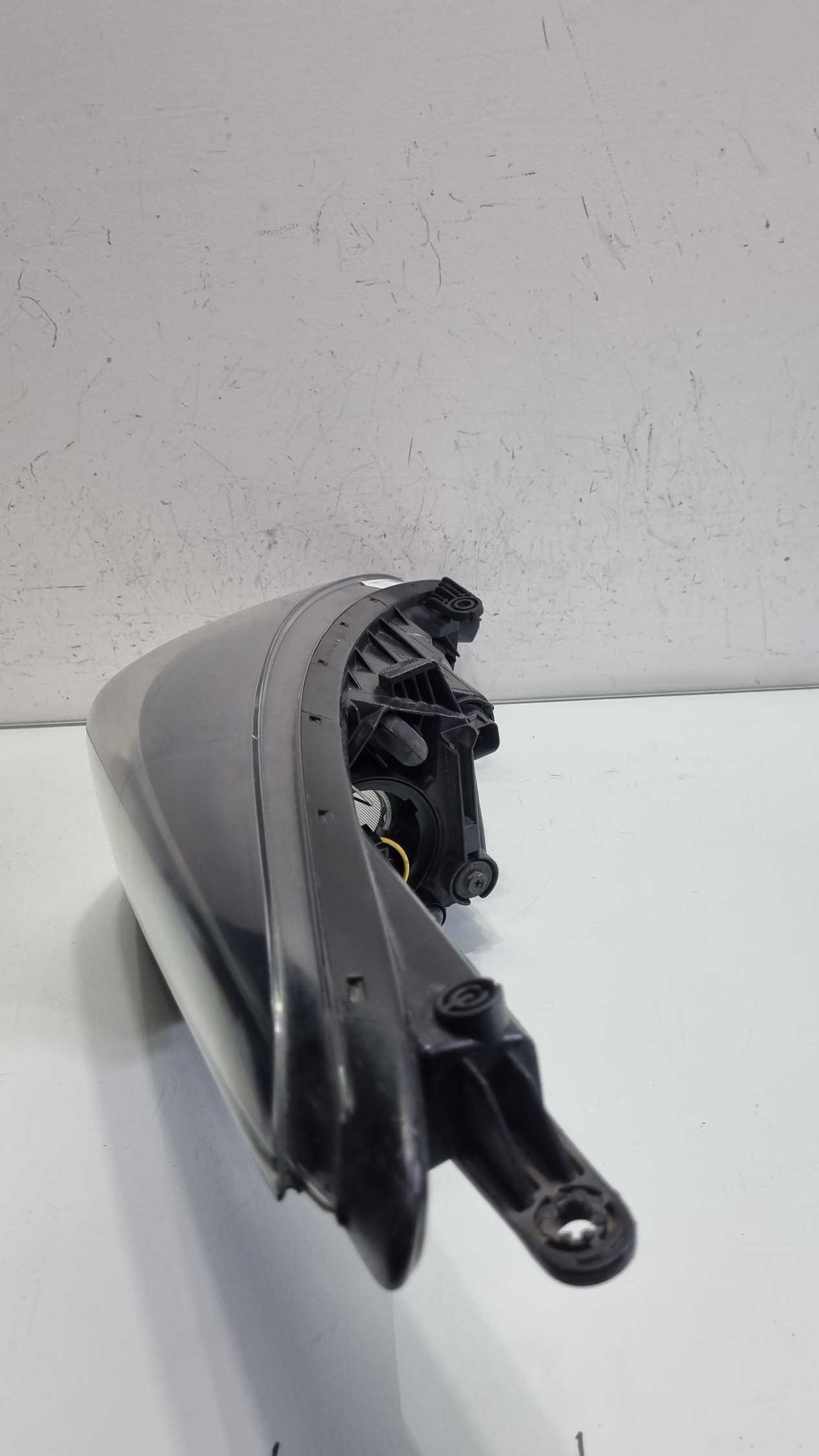 Farol lado esquerdo mascara negra Hyundai HB20 2013/2019 2