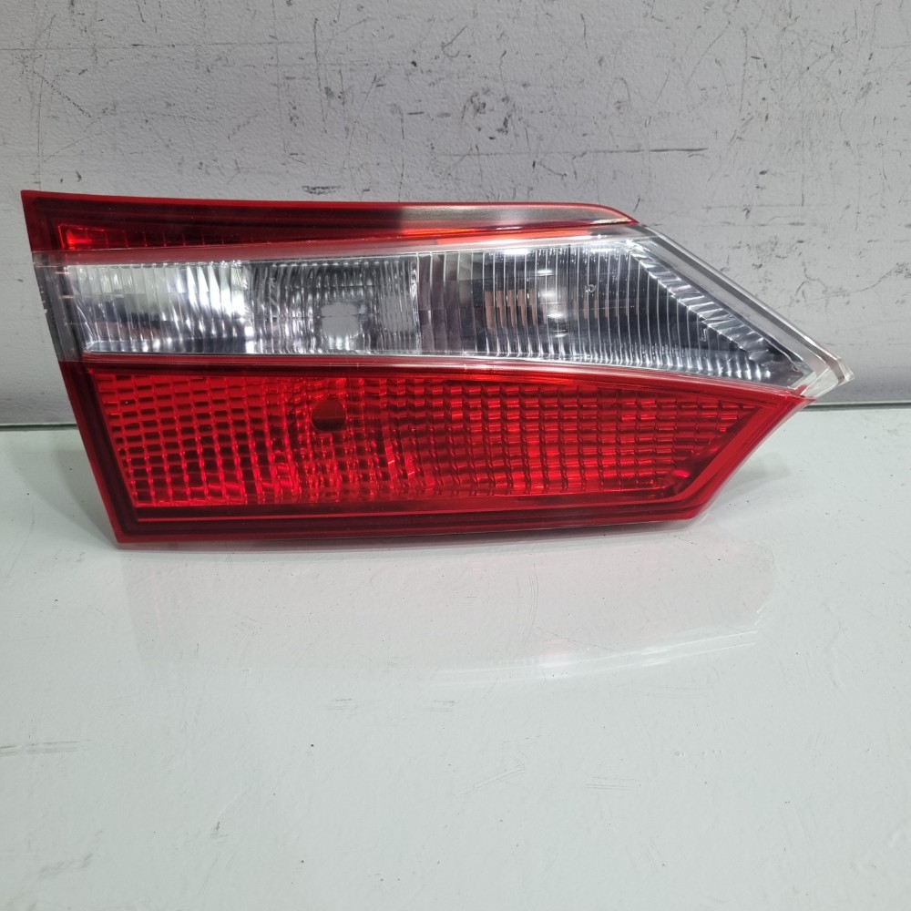 Lanterna Esquerda Tampa Traseira Toyota Corolla 2015/2017 Esquerdo/motorista 1