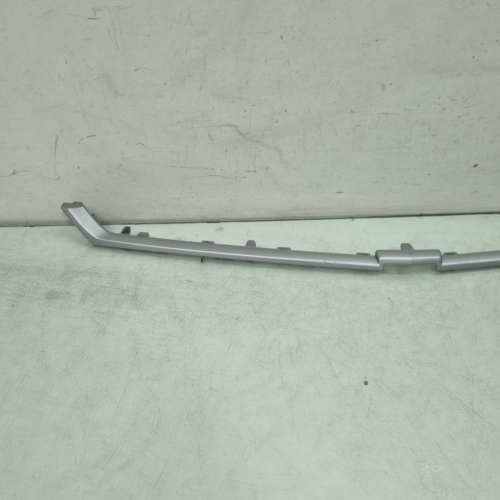 Friso Da Grade Superior Chevrolet Onix 2017/2019 Recuperado 2