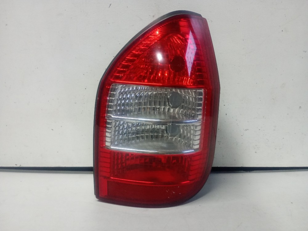Lanterna Direita Chevrolet Zafira 2003 / 2007 Recuperado Direito/passageiro 2