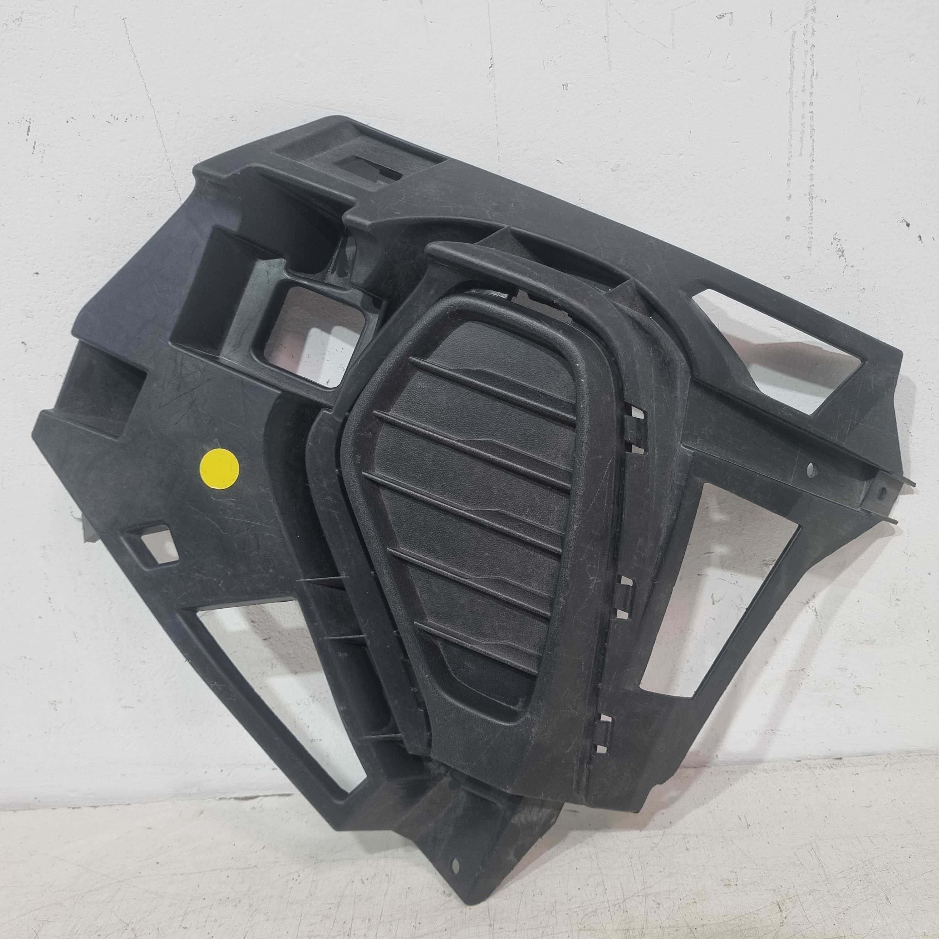 Moldura Farol De Milha Esquerdo Volkswagen Nivus 2020/2021 Preto Esquerdo 1