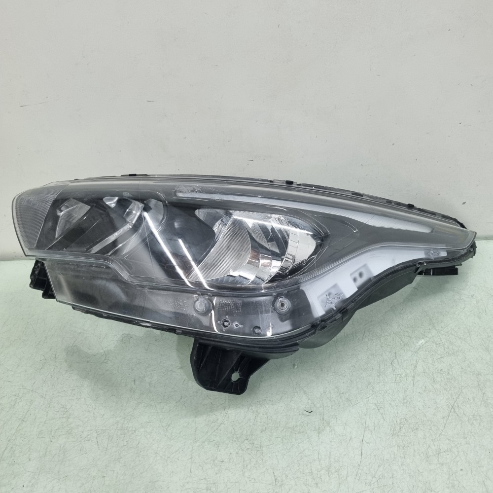 Farol Esquerdo Com led Fiat Argo 2018/2023 Recuperado
