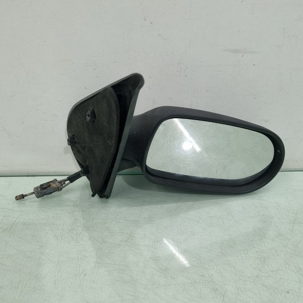 Retrovisor Lado Direito Manual Fiat Palio 2003/2007 Usado. 1