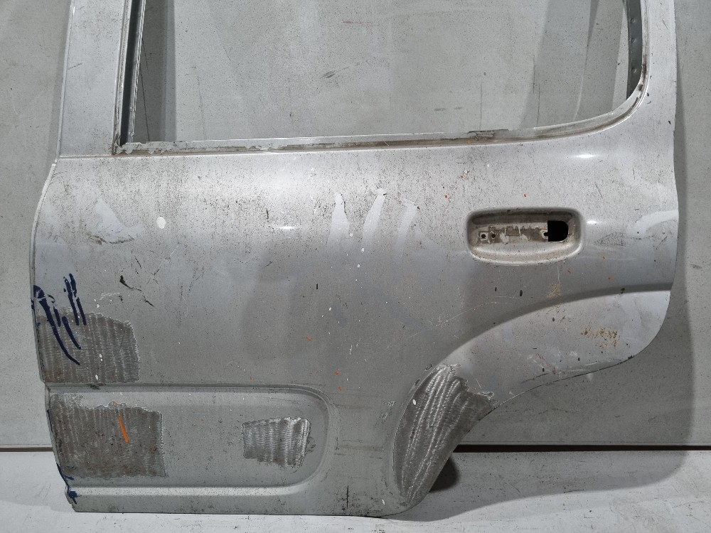 Porta Traseira Do Lado Esquerdo Fiat Uno Vivace 2010/2017 Traseira 2