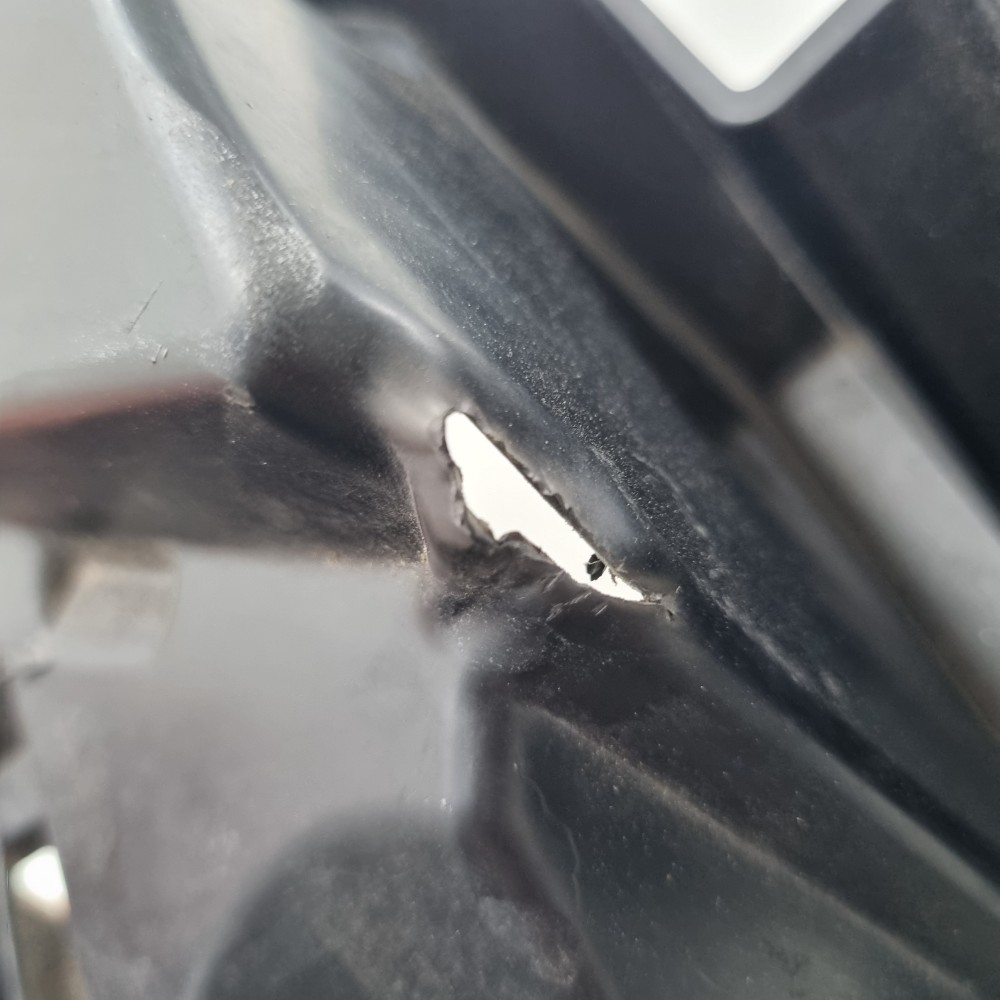 Guia Esquerdo P.choque Dianteiro Bmw X6 2018/2022 Semi-novo. 5