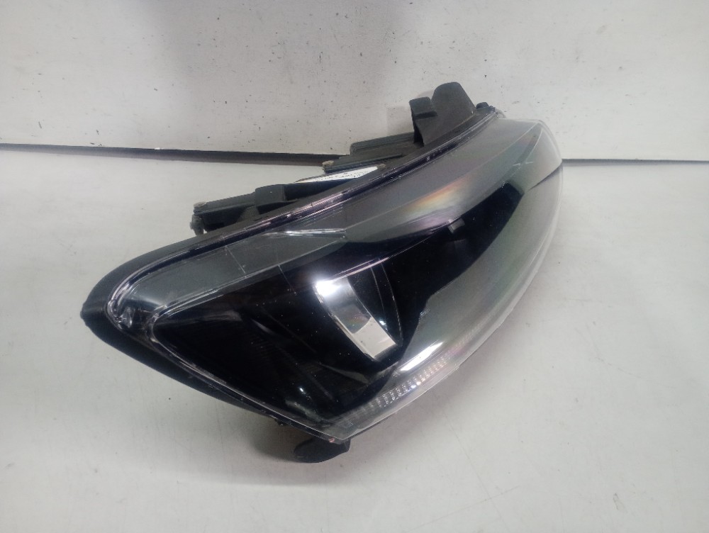 Farol Dianteiro Direito Do Volkswagen Cross Fox 2015/2021 Direito/passageiro 3