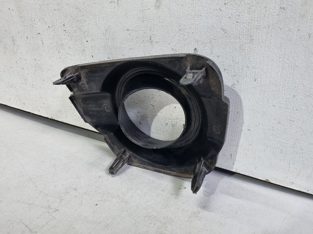 Moldura Do Cibié Direito Renault Kwid 2017 / 2021 Semi-nova. 3