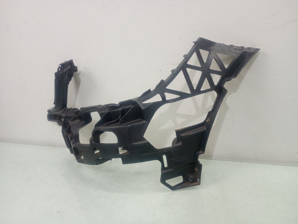 Guia Do Farol Esquerdo Mercedes C200 C180 2014/2018 Usado 2