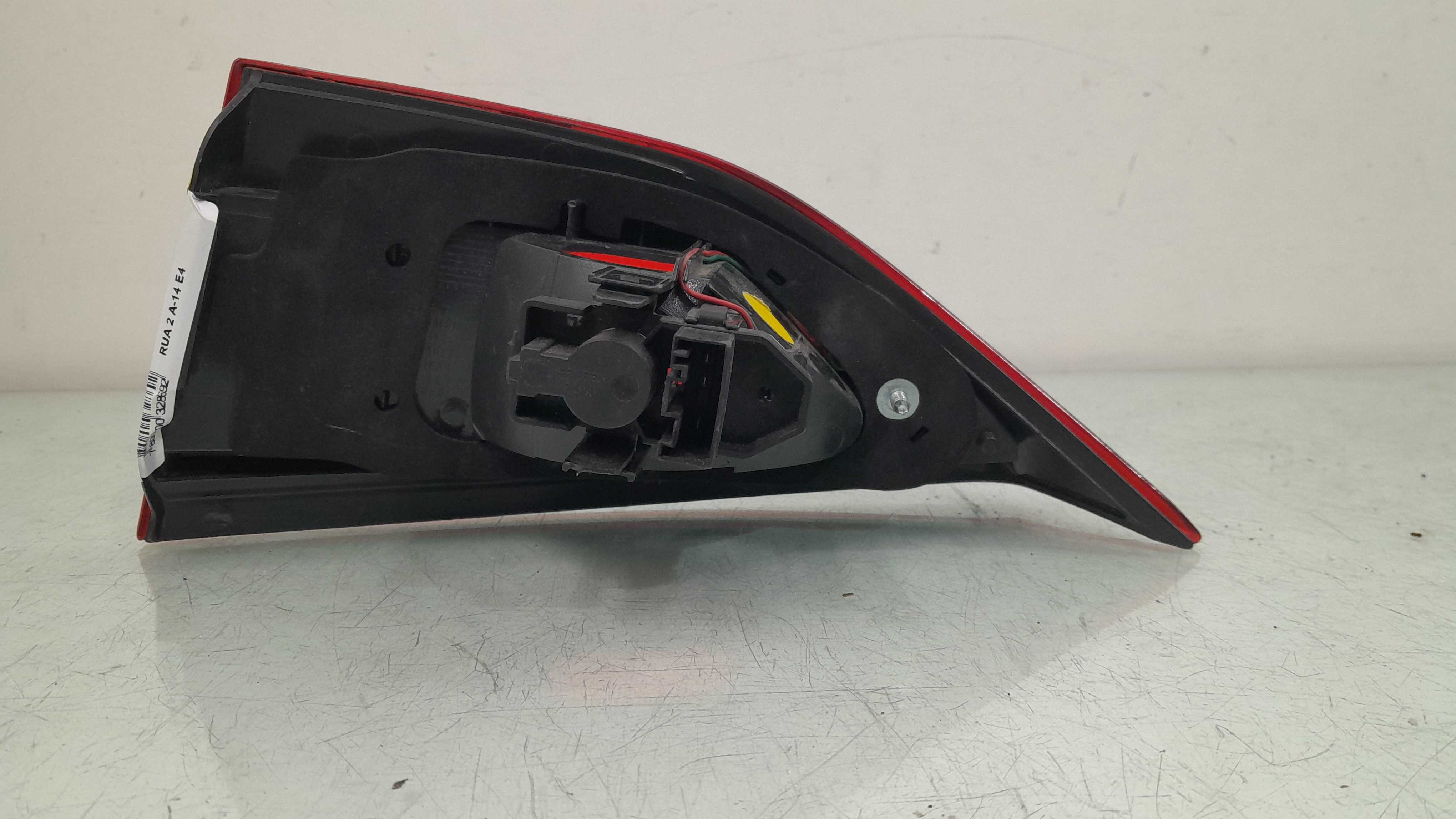 Lanterna Esquerda Da Tampa Bmw X1 09/15 Original Recuperada 5