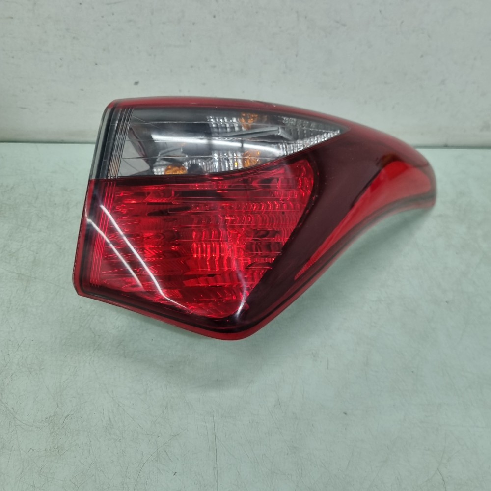 Lanterna Fumê Do Lado Direito Hyundai Hb20 Hatch 2013/2015 Direito/passageiro 1