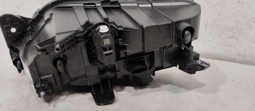 Farol Inferior Direito Full Led Kardian 7