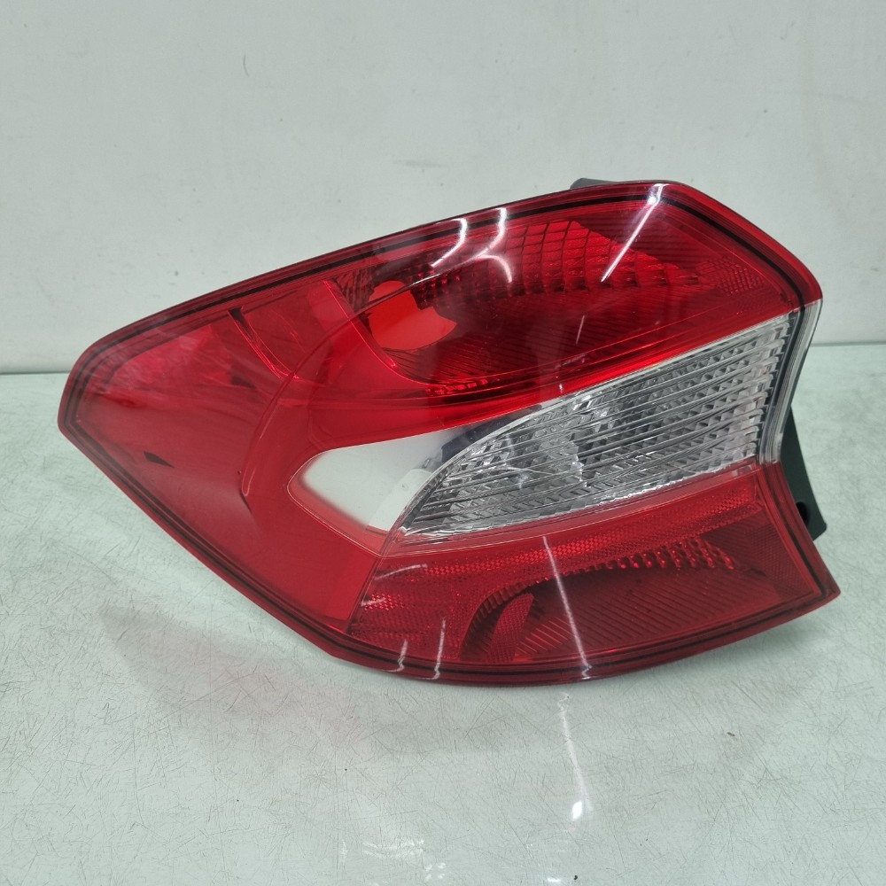 Lanterna Esq. Ré Branca Ford Ka Sedan 2018/2021 Recuperada Esquerdo/motorista 1