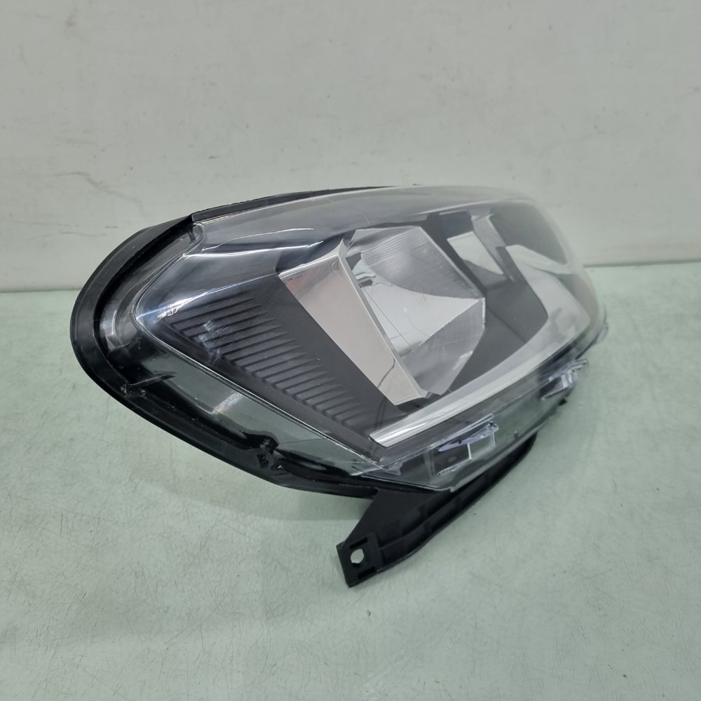 Farol Direito Foco Simples Volkswagen Voyage 2017/2019 Recup Direito/passageiro 2