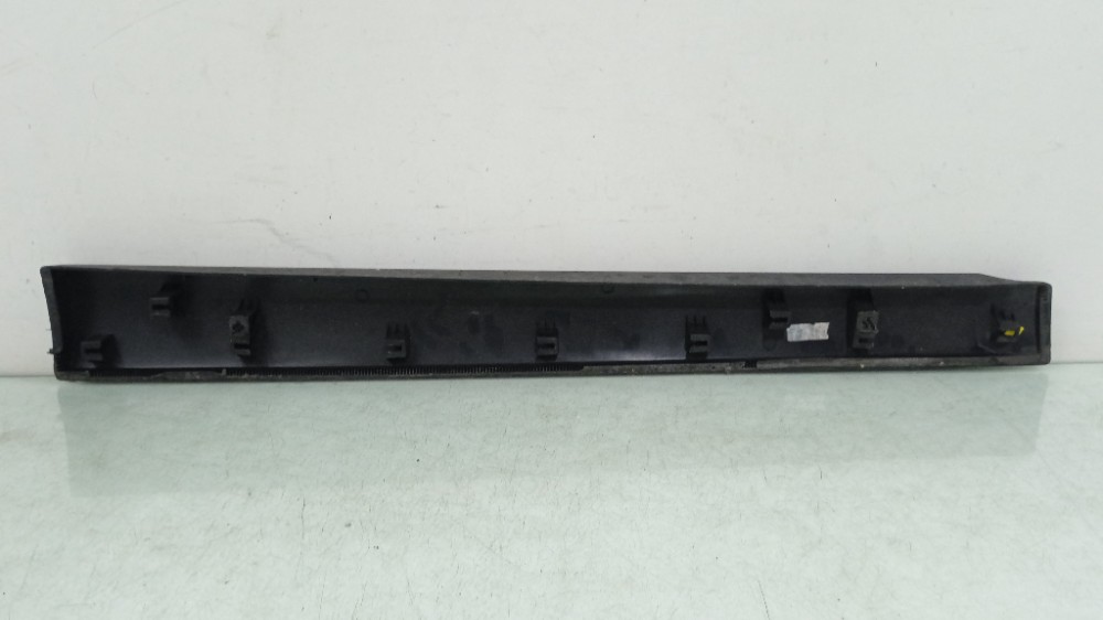 Friso Porta Dianteira Direito Fiat Pulse 2022/2024 Semi-novo 3