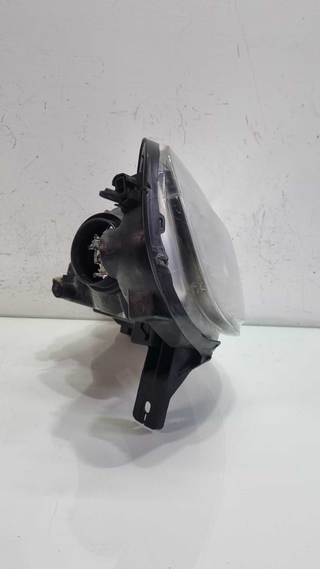 Farol direito uno Drive 2016/2022 2