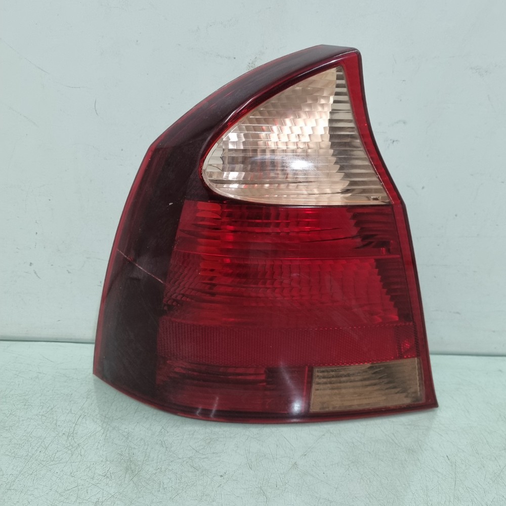 Lanterna Traseira Esquerdo Chevrolet Corsa Sedan 2005/2010 Esquerdo/motorista