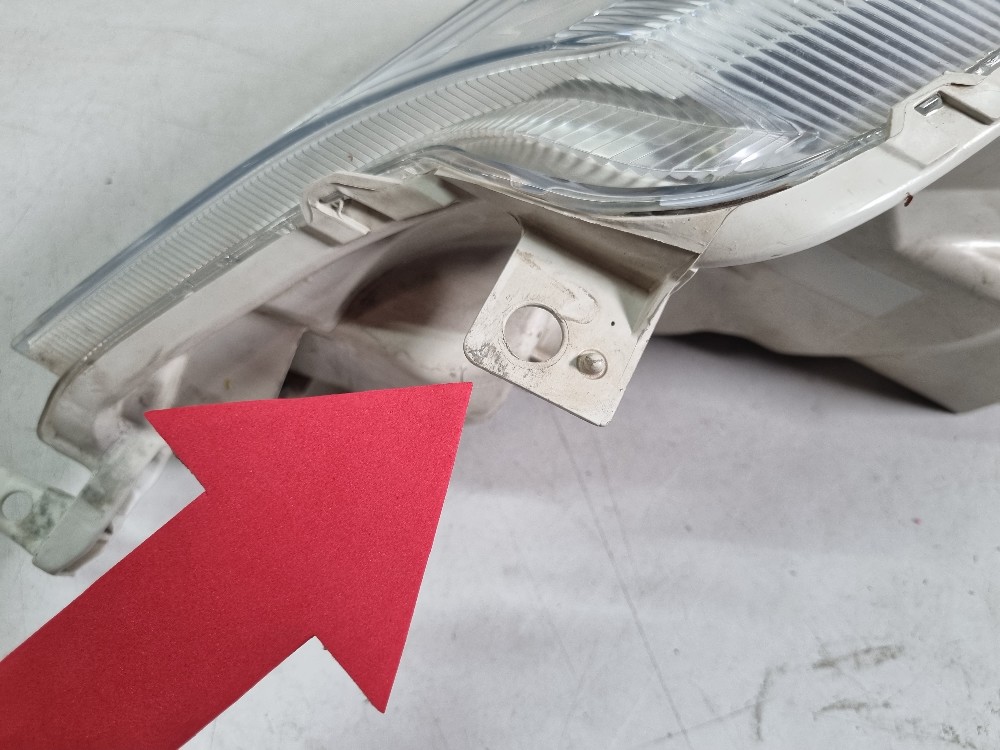 Farol Direito Toyota Etios 2013 / 2015 Recuperado Semi-novo. 11