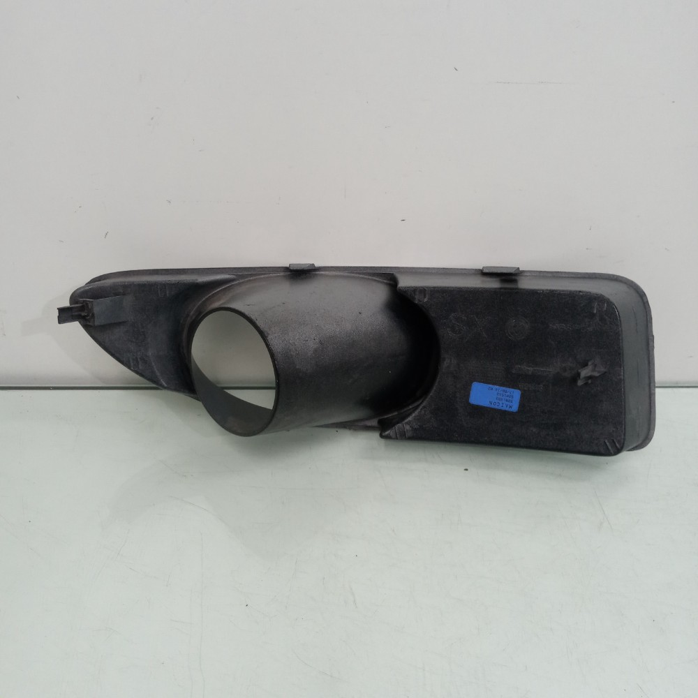 Moldura Esquerda Do Cibié Fiat Linea 2010 / 2015 Recuperado 2
