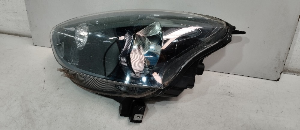 Farol Esquerdo Máscara Negra March 2016/2019 3