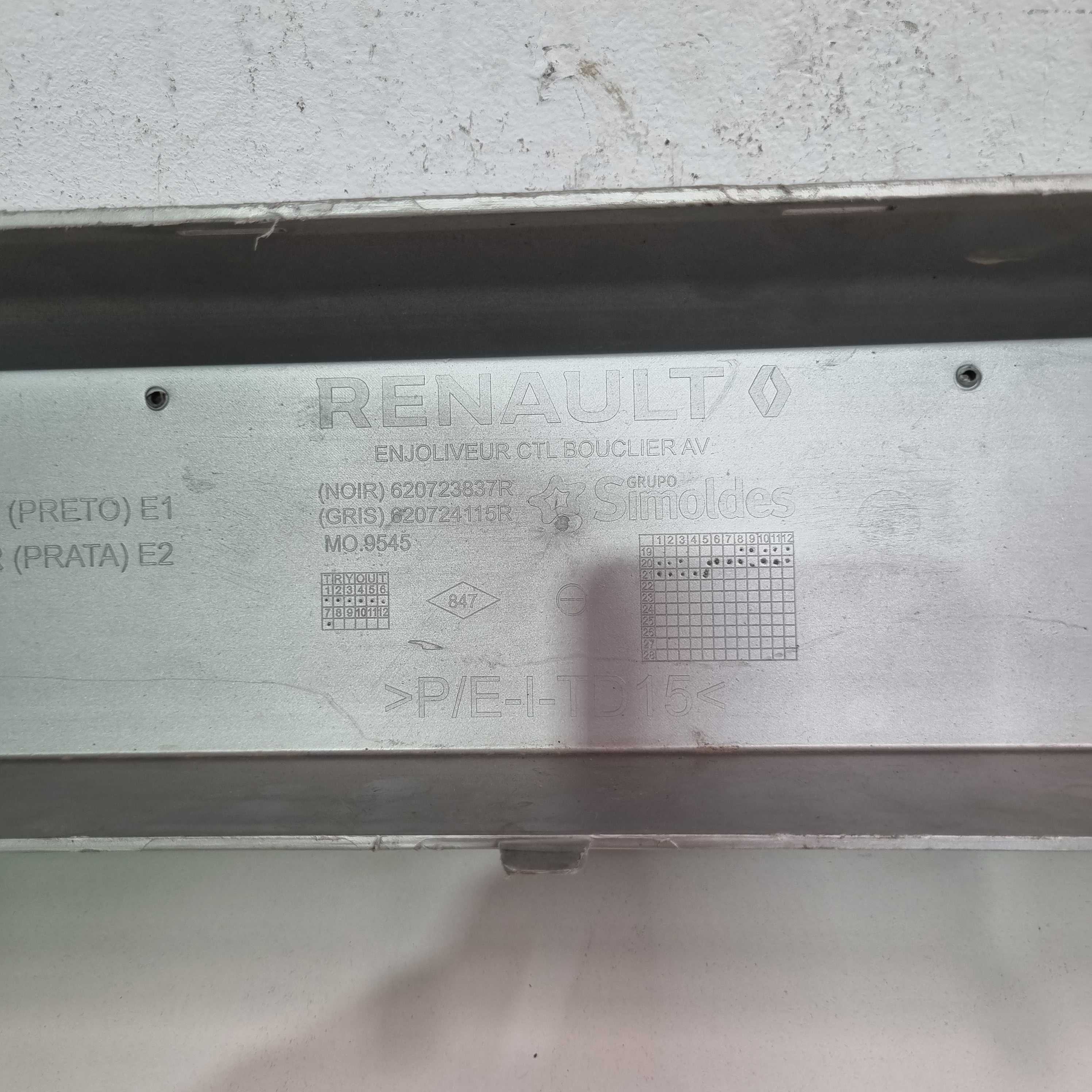 Aplique Do Parachoque Dianteiro Renault Duster 2020/2023  Prata 7