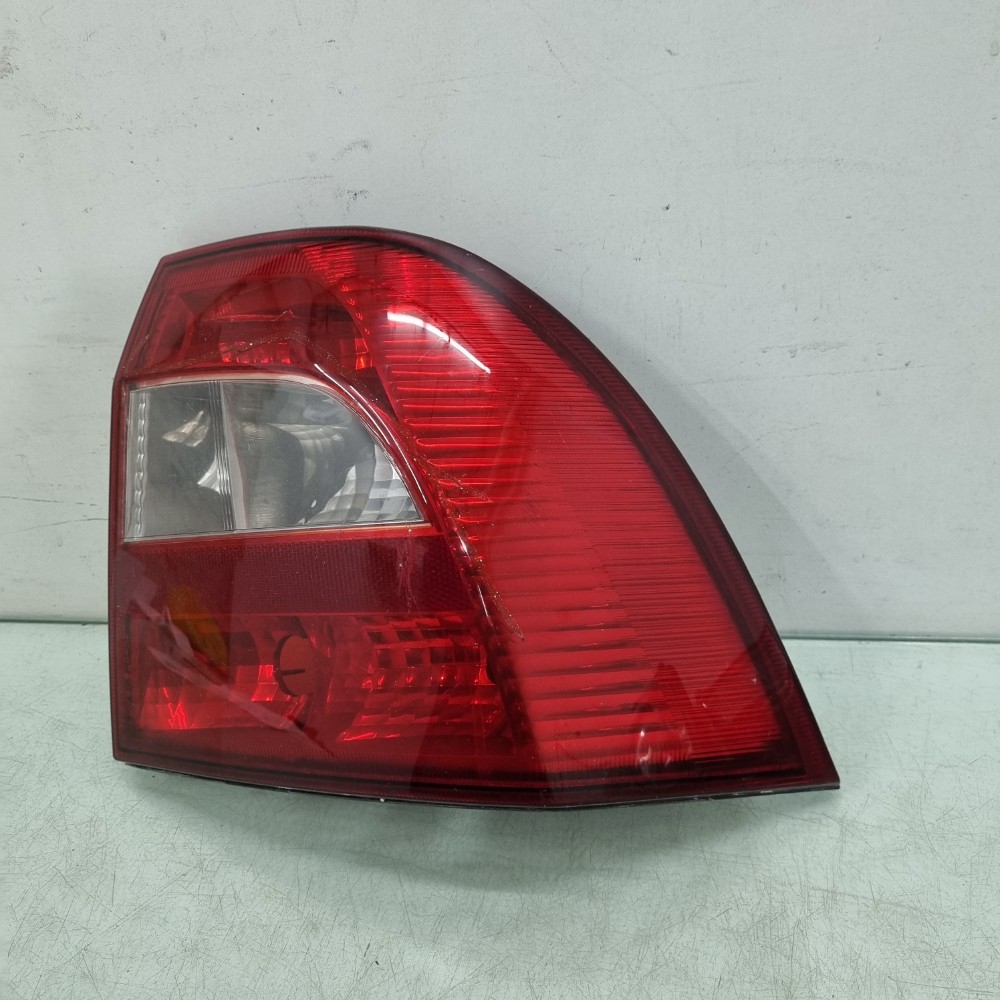 Lanterna Lado Direito  Chevrolet Vectra  2000/2005 Seminovo. 2