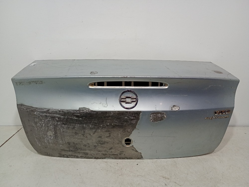 Tampa Traseira Chevrolet Corsa Sedan 05/12 Usado Recuperado Prata 1