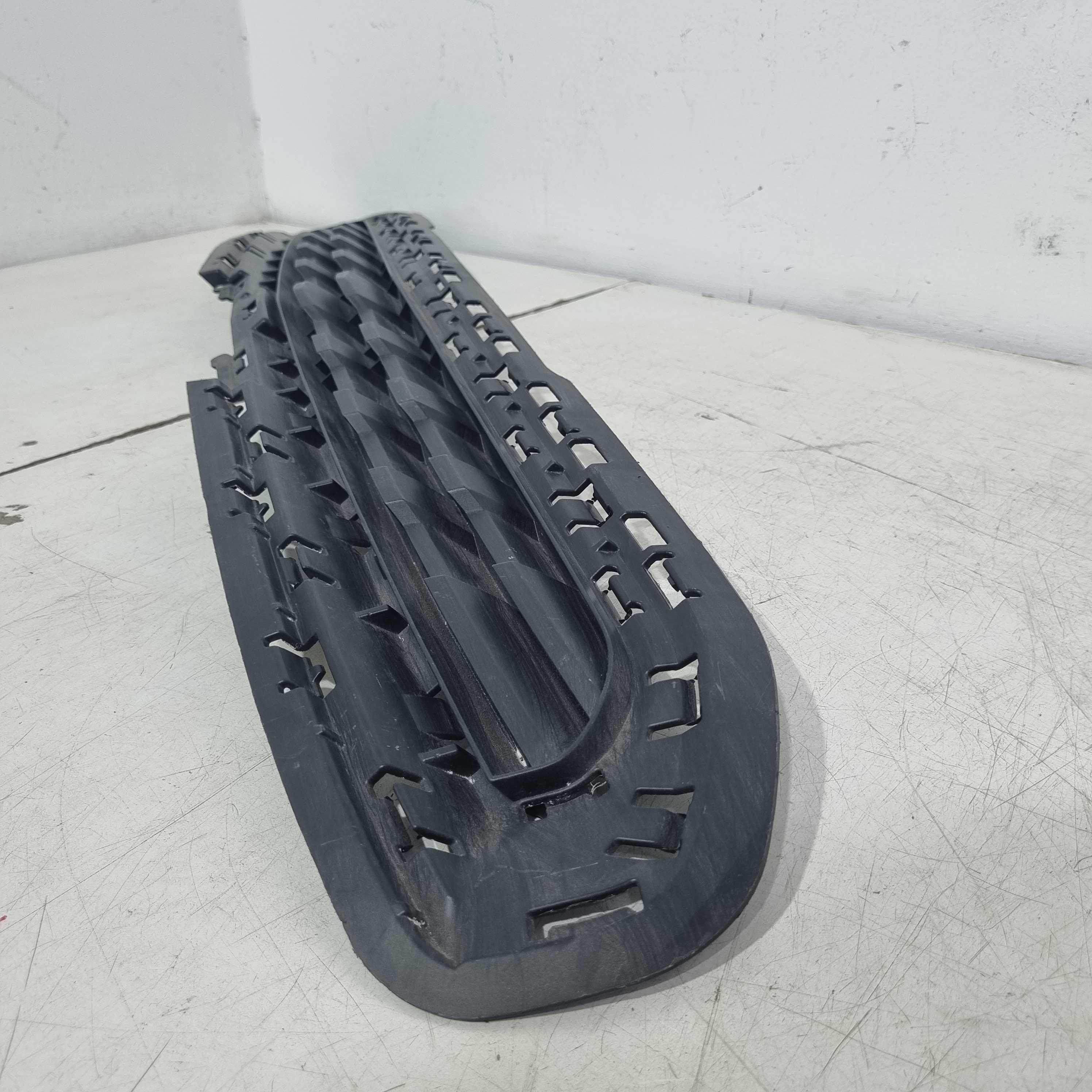 Grade Superior Para-choque Chevrolet Spin Modelos 2013/2018 Preta 2