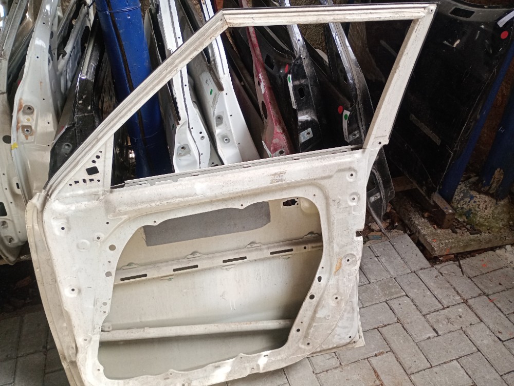 Porta dianteira Direita Kia Soul 2014/17 4
