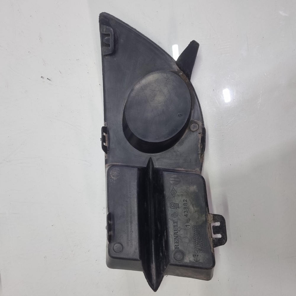 Moldura Direita Grade Milha Clio S Furo Original Direito 2
